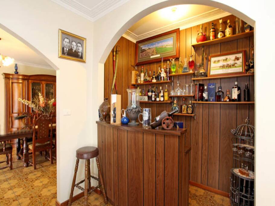 Little bar