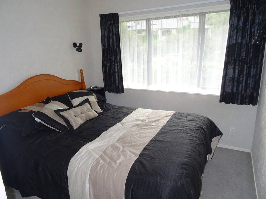 Bedroom Queen Bed