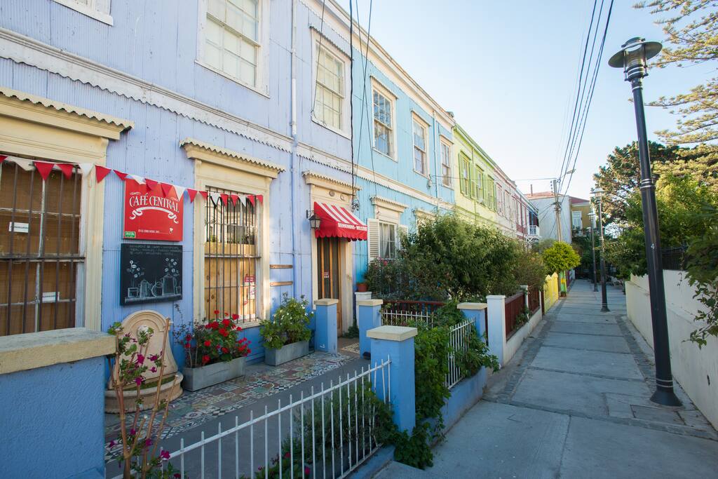 Pasaje Pierre Loti 9, Cerro Concepción, Valparaíso.