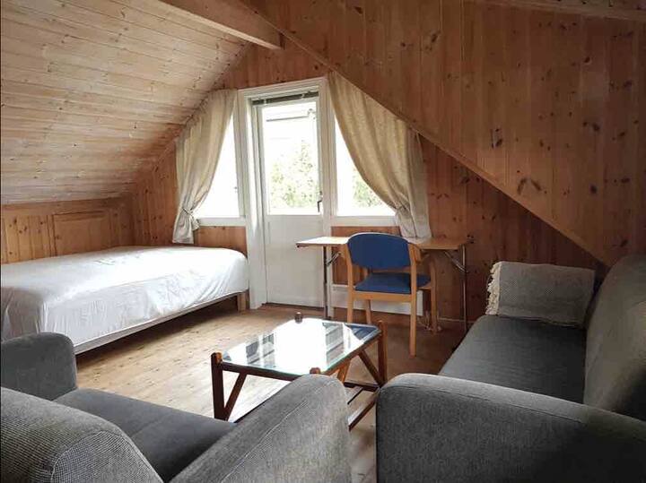 卧室# 5 ：双人床