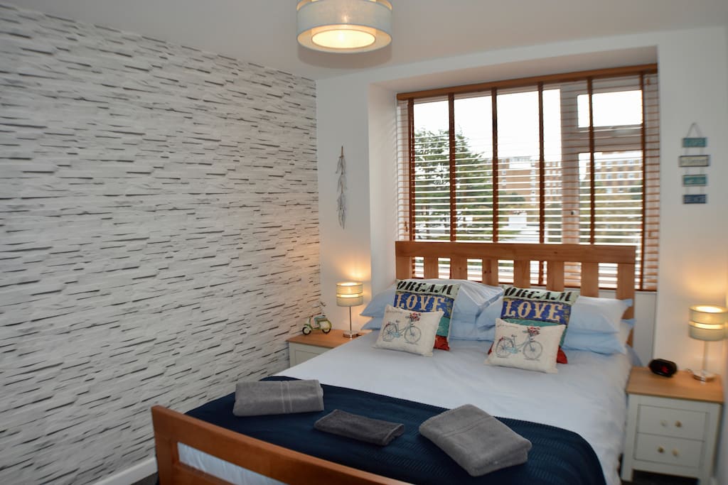 The beautiful main bedroom with King size Bed