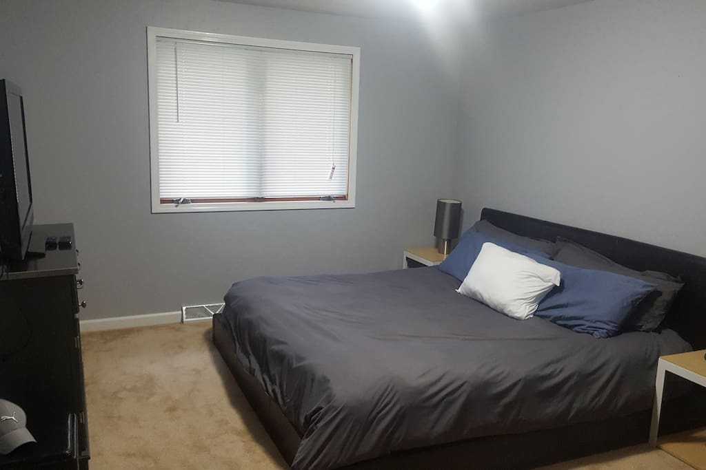 Bedroom with King Bed and 40" TV