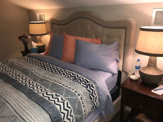 Private Room (Dreamy) - East Atlanta Village