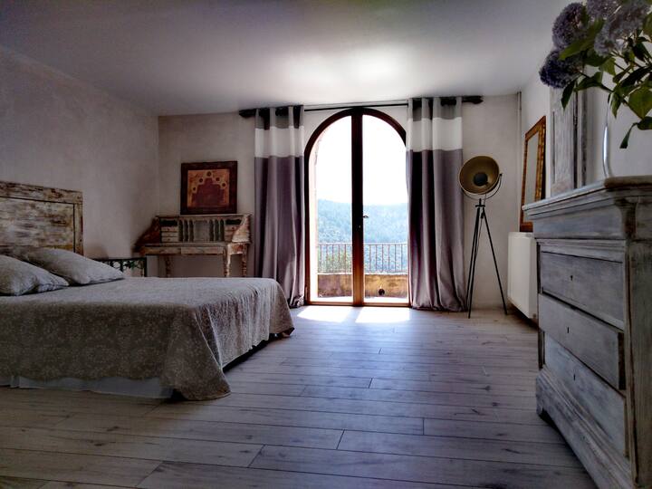 Голема соба од 24 м2