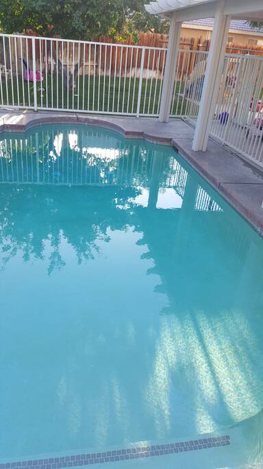 Relaxing area.
Pool