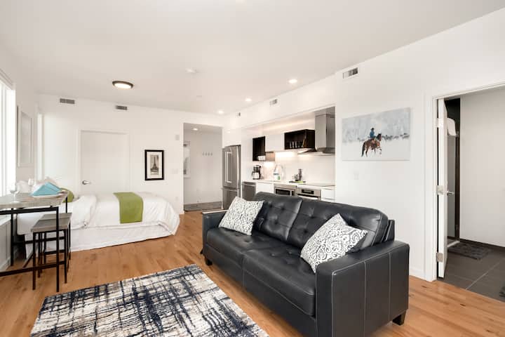 Gorgeous Studio Located Old Town Fort Collins - Fort Collins, CO