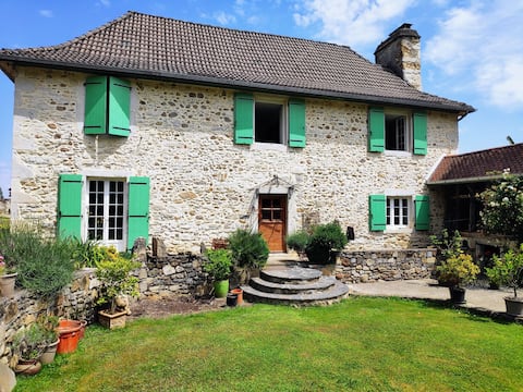 Béarnaise Farm.