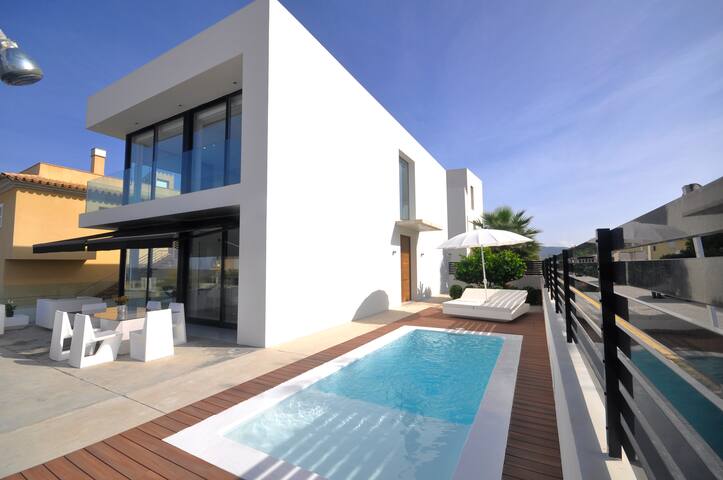 Villa with sea views in Son Serra de Marina