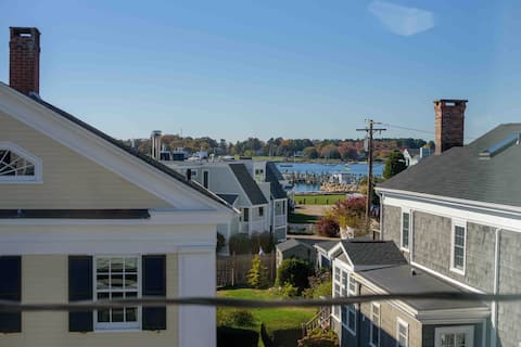 Heart of Stonington Borough! Ocean View Loft