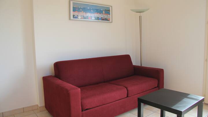 Canapé convertible avec couchage grand confort et ouverture Rapido.