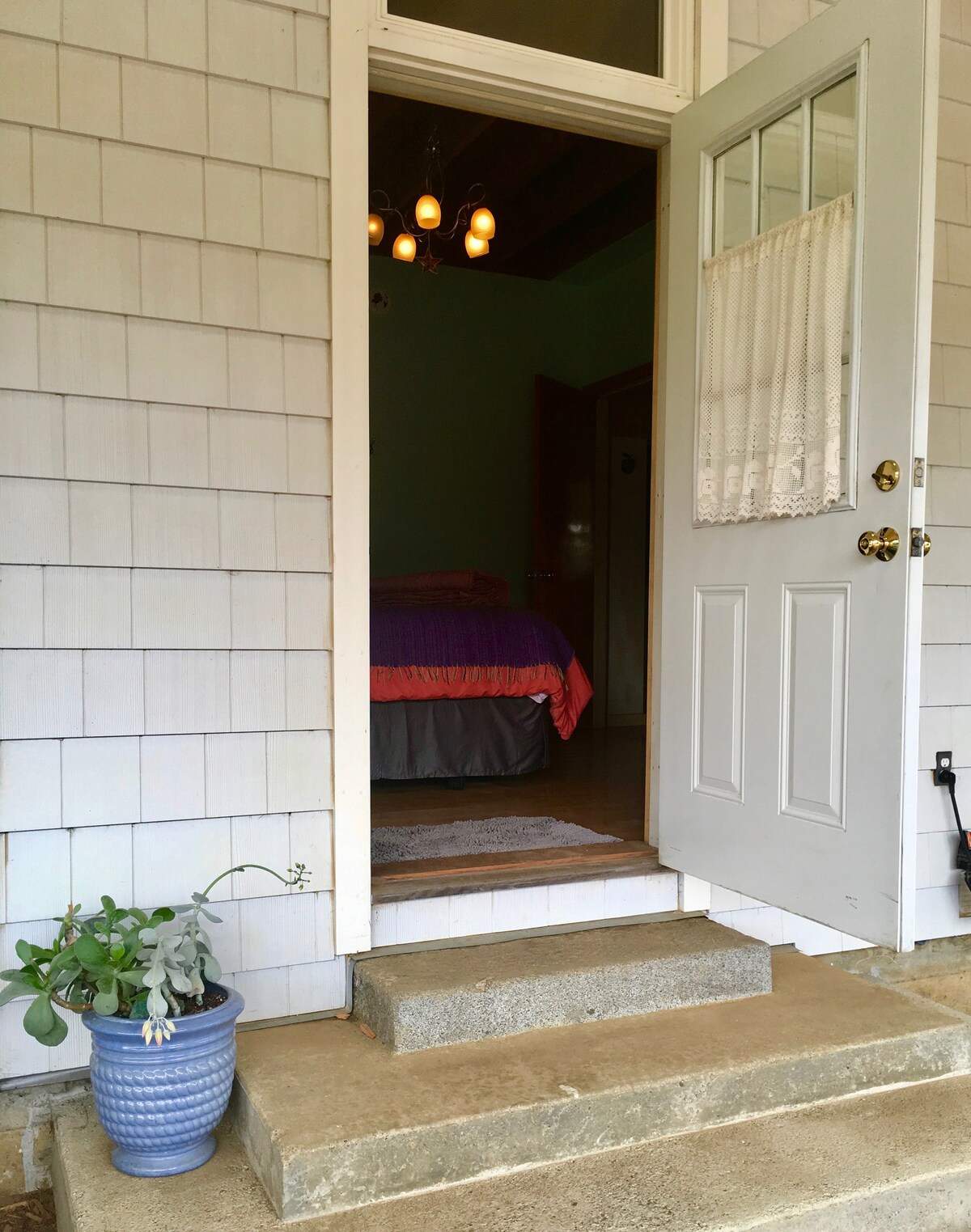 Вашият отделен вход