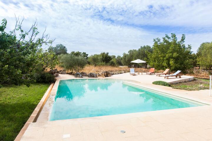 Traditional Trullo: Enchanting Pool & Garden gallery image 4