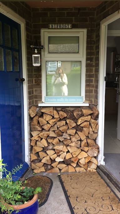 Front door (s)