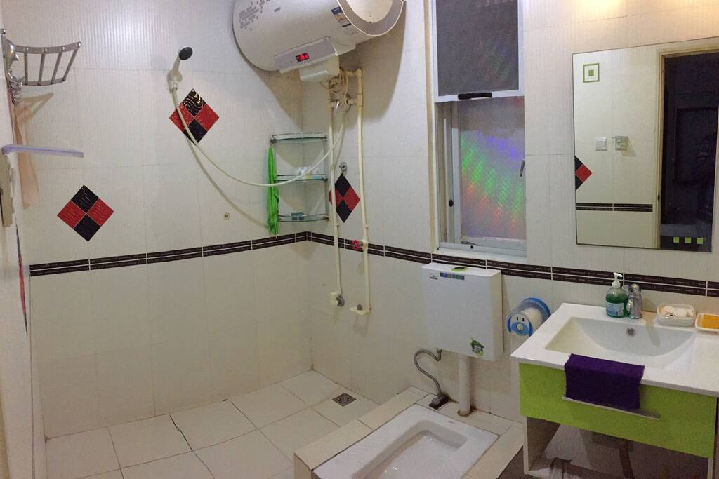 out bath ,toilet
