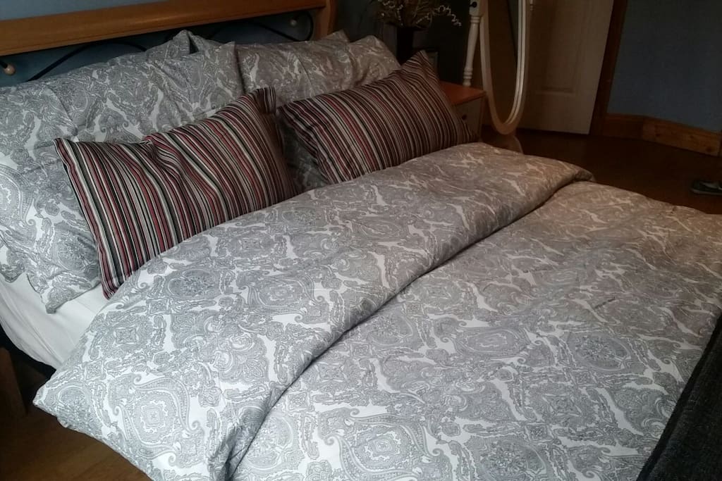 Comfortable double bed