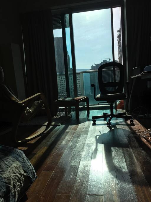 Good morning to sunshine! Facing east. Have all kinds of personalized charging cables.