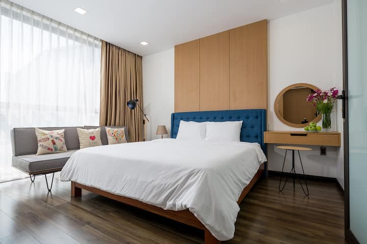 3rd bedroom on second floor (2층 침실) - (二楼卧室)