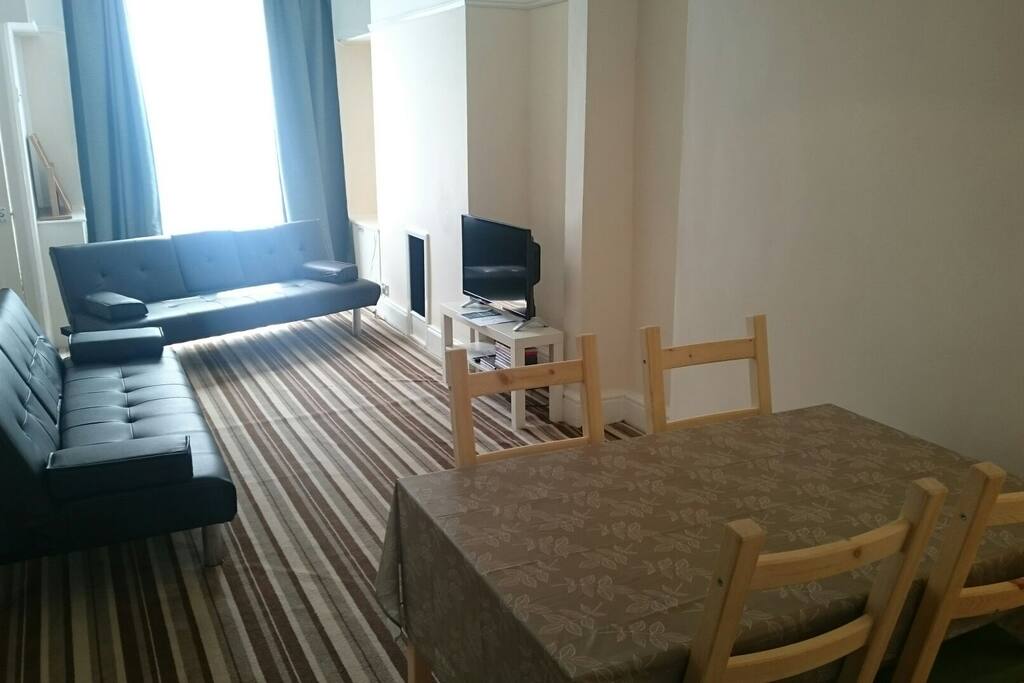 Dining / Lounge