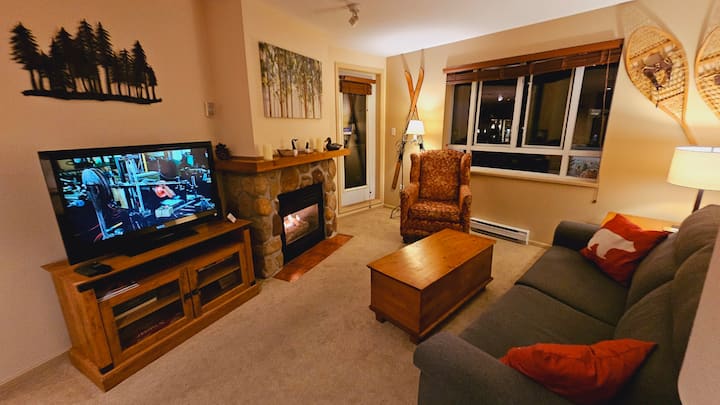 1 Br + 2 Beds Apart In Heart Of Whistler - Whistler