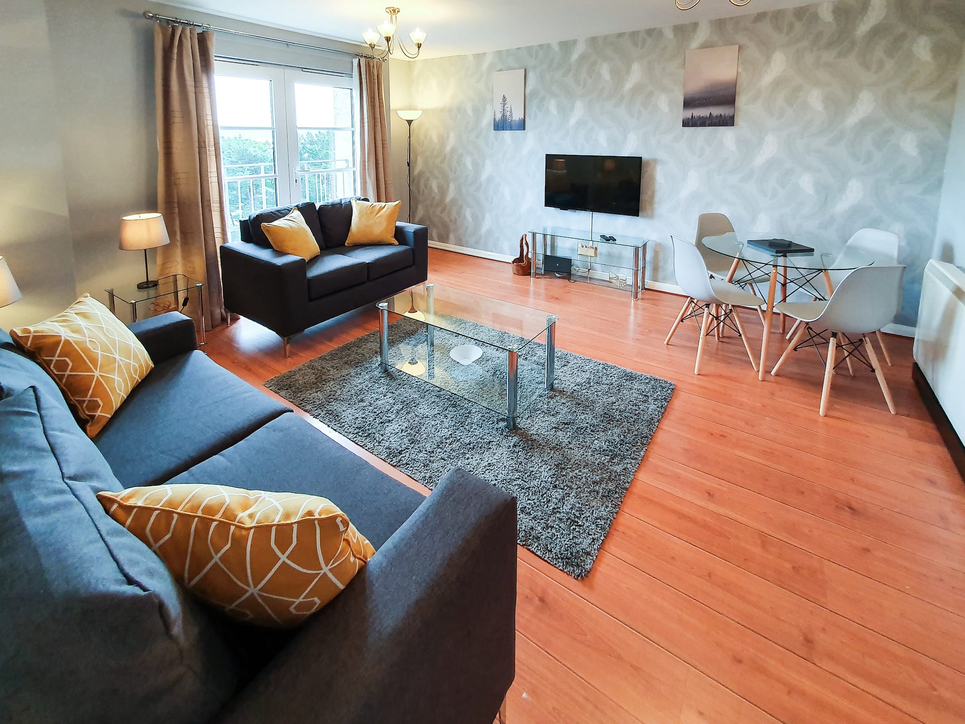 Modern 2-bed flat - Free Parking - Near Edinburgh