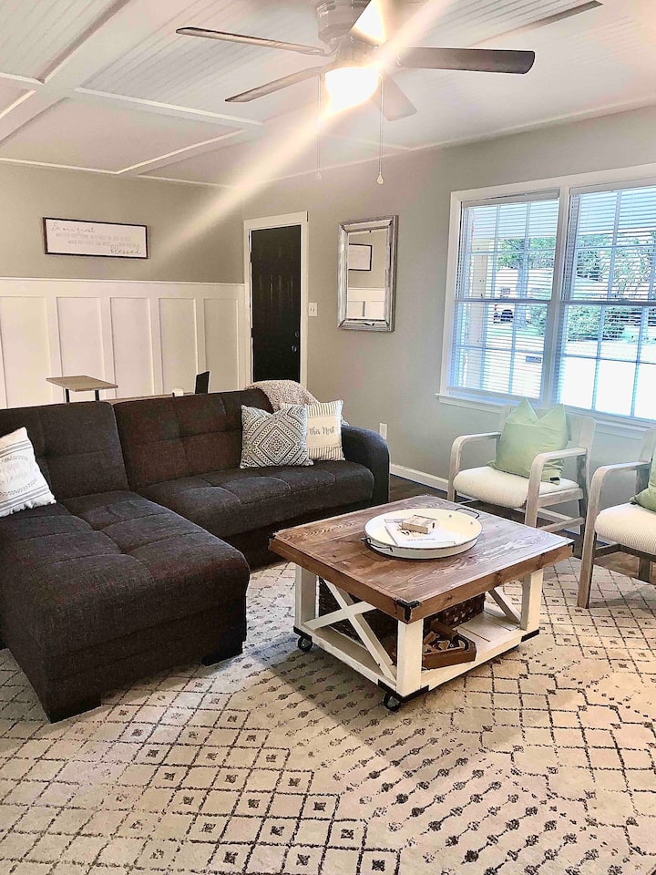 Renovated 3br/2b Near Dt Savannah And Tybee Beach - Savannah, GA