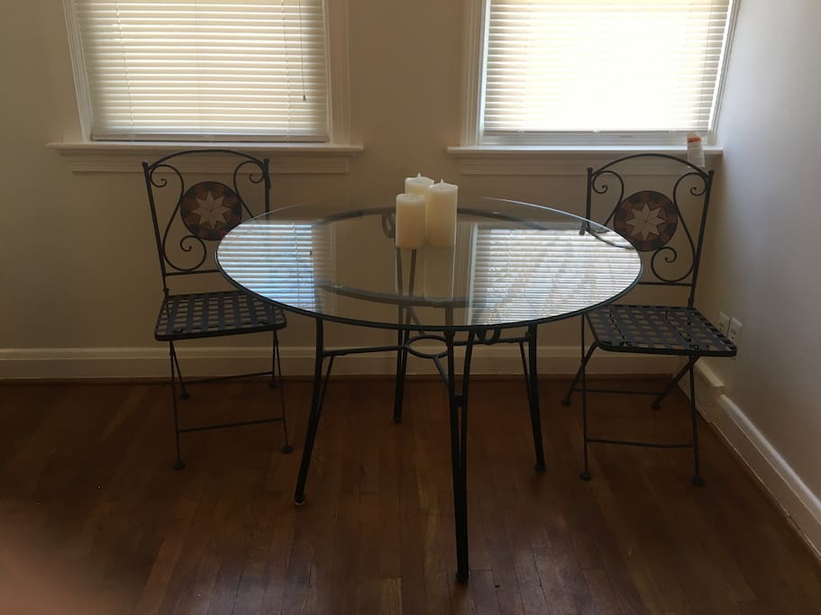 Simple dining