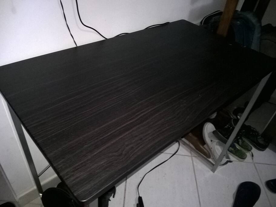 Mesa de estudo no quarto