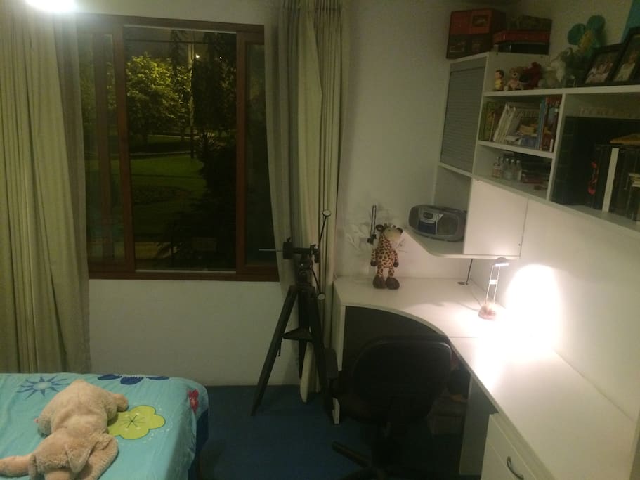 Dormitorio con vista a parque en el 2do piso
