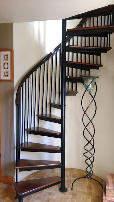 HALL STAIRCASE