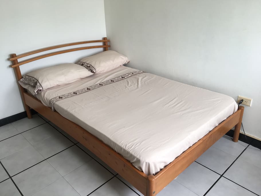Cama doble habitación principal