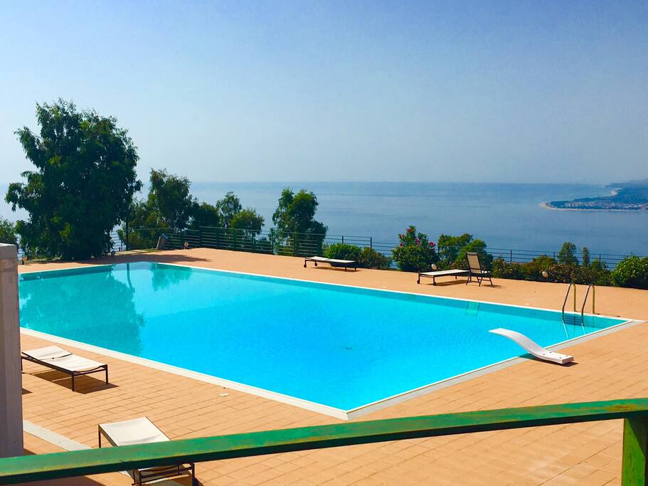La piscina privata delle ville
