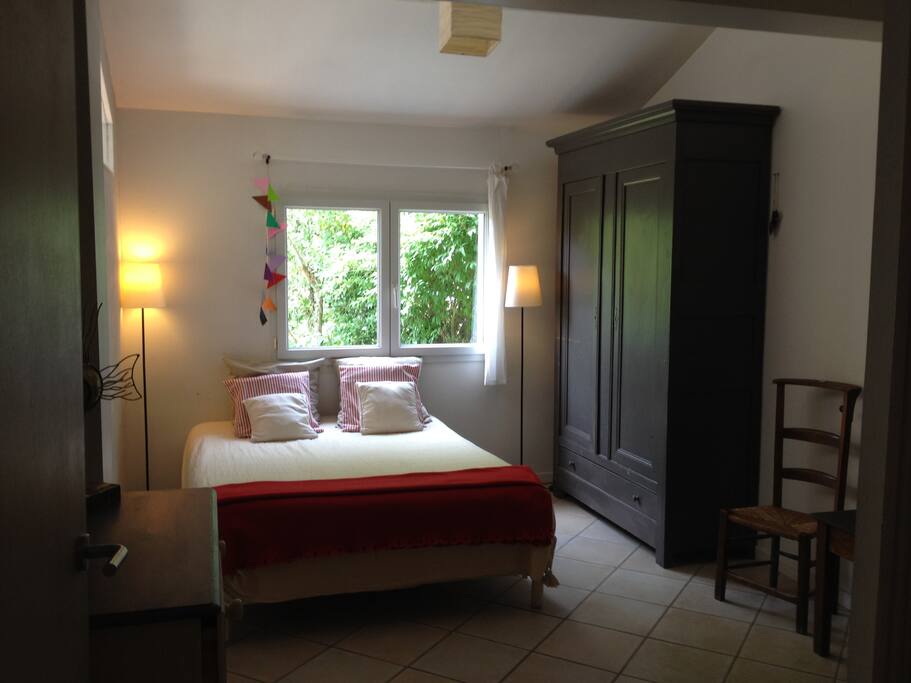 Chambre 1 au RdC agréable et vue sur le jardin