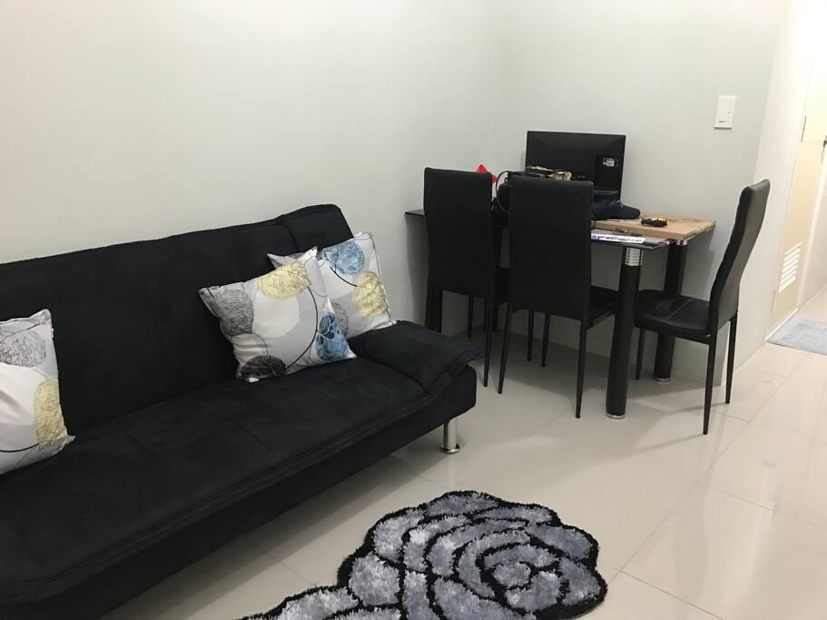 4-seats Dining Table