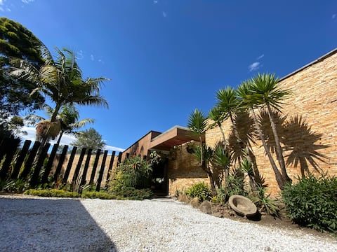 Spectacular farm house in Llanogrande : Zaragoza