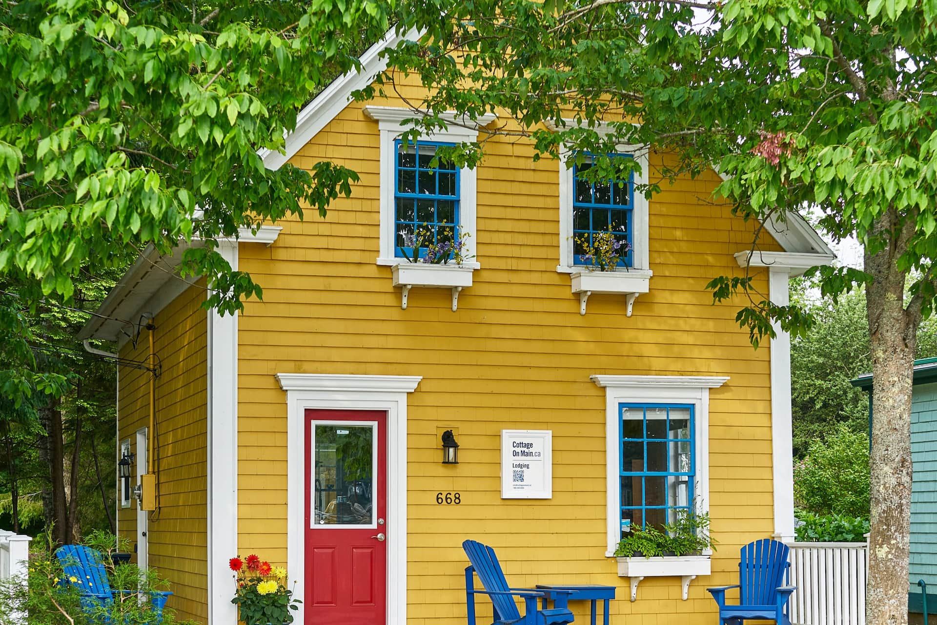 Charming Historic Cottage on Main in Mahone Bay