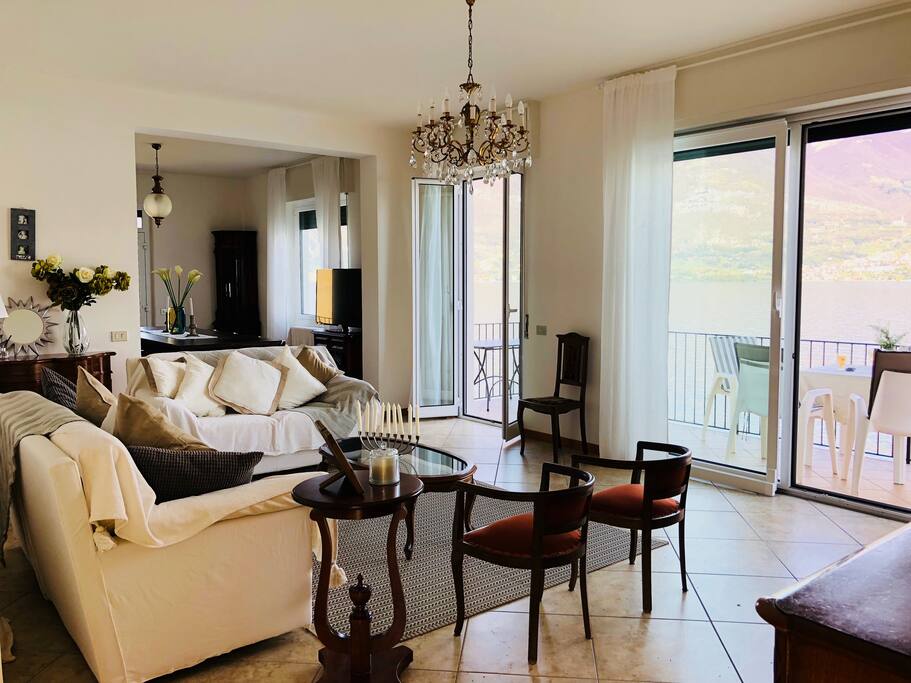 Lounge open plan