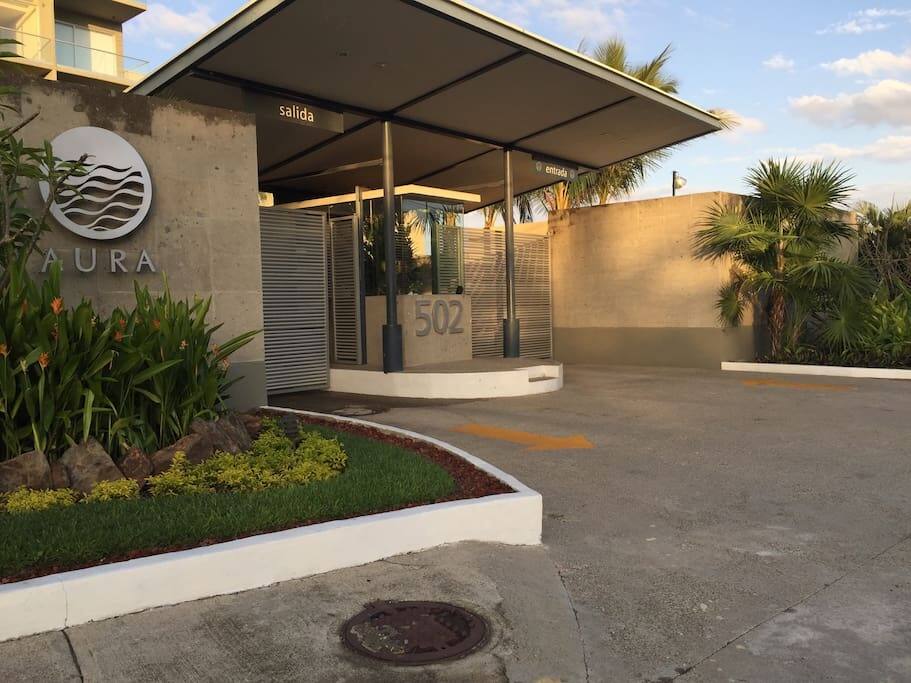 ENTRADA DEL EDIFICIO