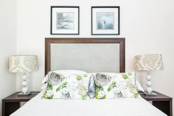 Stunning Views from Verdant Garden of Constantia Valley Home gallery image 5