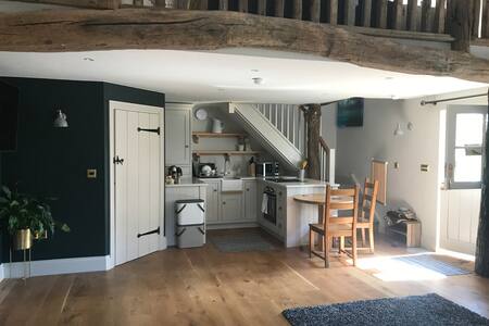 Sausage Cottage. A beautiful cottage in Ashover