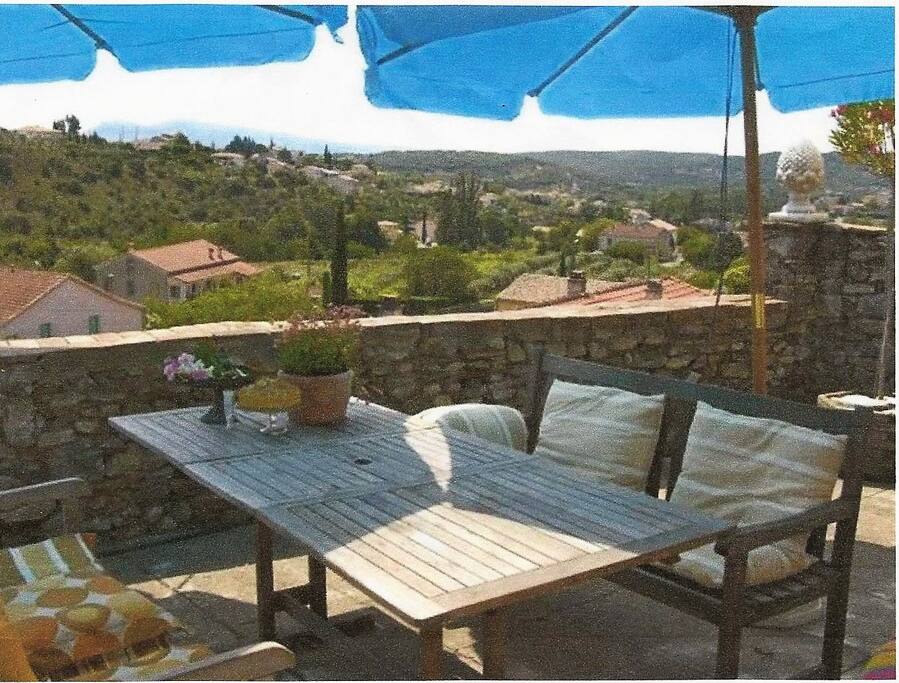 la terrasse et sa vue
