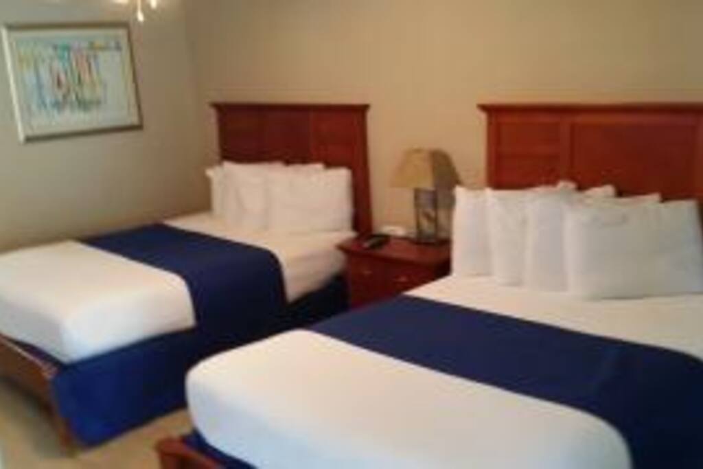 The unit has 2 queen beds