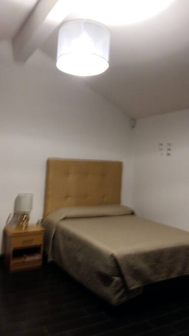 CAMA MATRIMONIAL
MESITA
LAMPARA