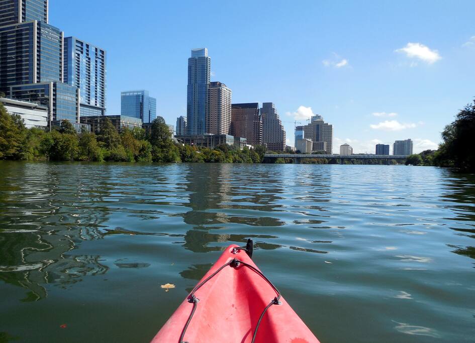 DT Austin - Kayak on Lady Bird Lake - 15-20 Minutes from Home!