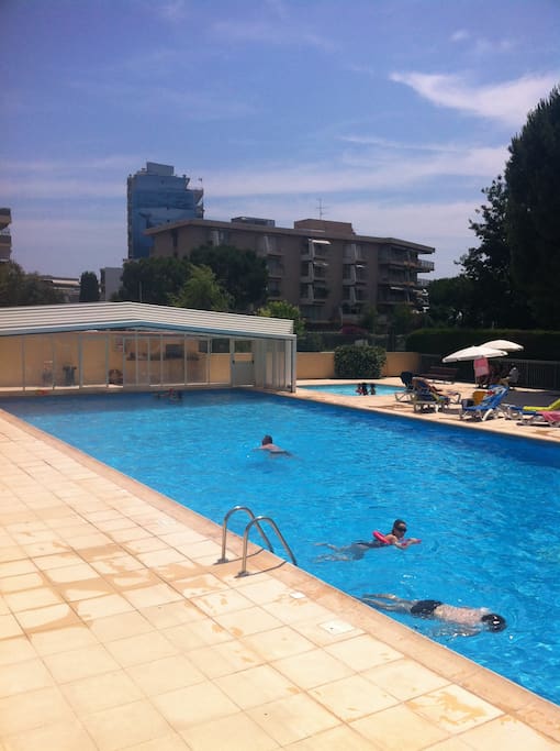 Belle piscine aérée