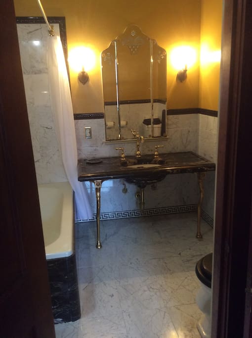 1928 marble bath