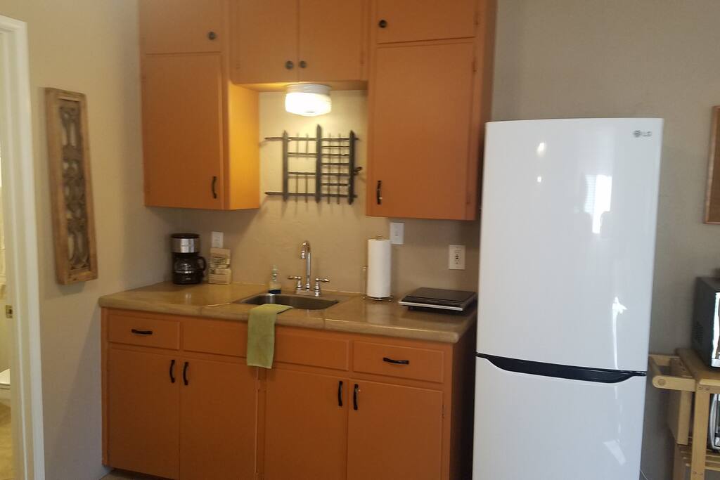 A small yet efficient kitchen area