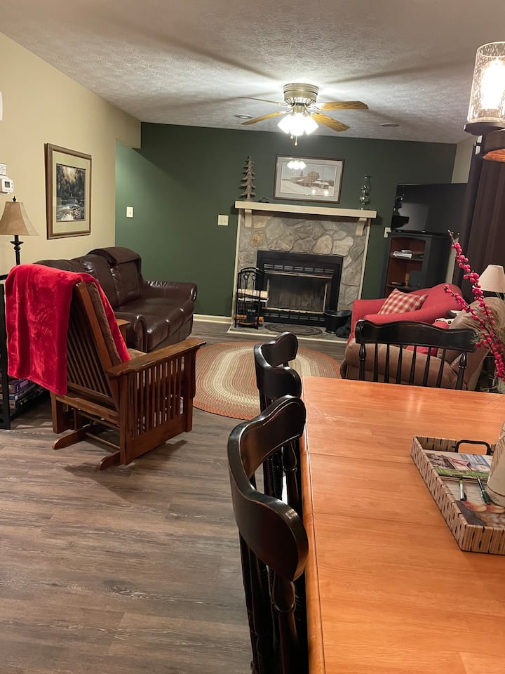 Mtn City House On The Hill, Private But Convenient - Mountain City, TN