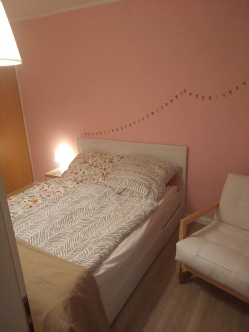 bedroom with double bed