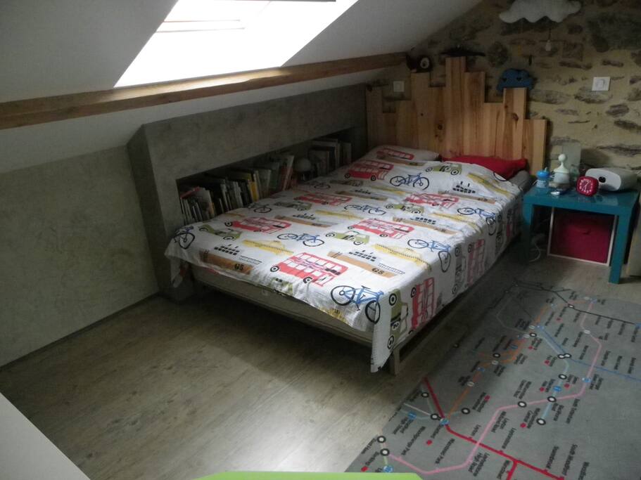 Chambre 1er étage (1 lit 2 pers.)