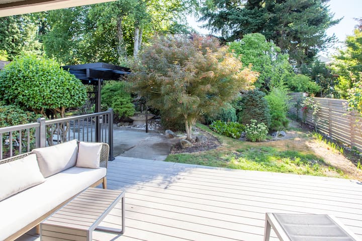 View Ridge resort-like modern urban haven+EV gallery image 3